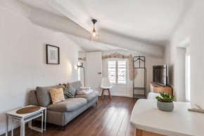 Stylish 1-bedroom with AC Panier district of Marseille Welkeys, Marseille